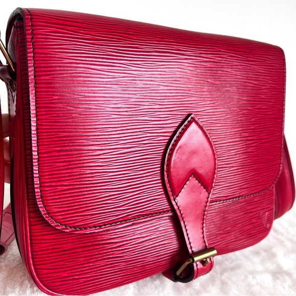 LOUIS VUITTON Cartouchiere Epi Red Shoulder Crossbody Bag Vintage MM - Picture 4 of 16